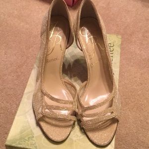 Gold, shimmer, lace heel